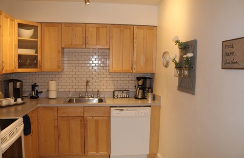 Coral Gables Section House | LOWEST PRICE 4 SPRING BREAK HOME! GABLES, UM, MIA AIRPORT, MIAMI BEACH, DOWNTOWN