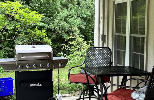 Prince Edward Apartment | Loyalist Bird House (park pass & close to horse ranch)