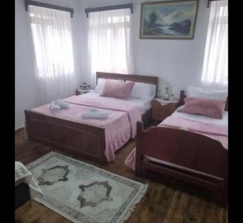 Gjirokaster House | Loykas guesthouse