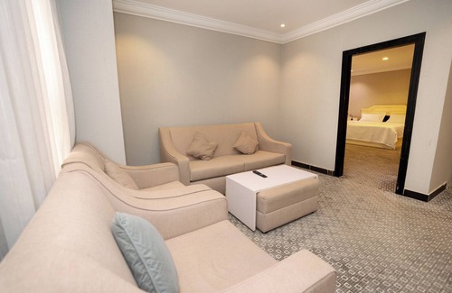 Al Olaya District Apartment | LP28.3 - Comfy 1BR near Kingdom Center