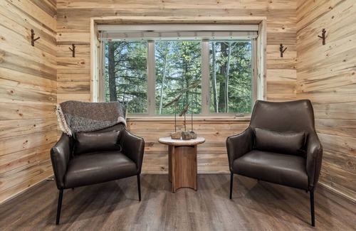 Moran Cabin | LPJH | Seasonal Therapy | Secluded Escape in the Heart of Teton National Park