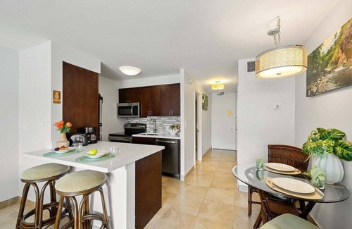 Historic Lahaina Front Street Condo | LS 418 Studio Near Beach, Pool & Relaxing Hot Tub