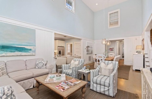 Watercolor House | LSV Cart | Screened-In Porch & Grill Station | Close to Camp WaterColor