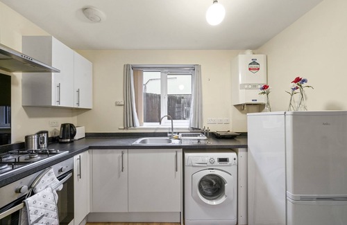 Luton Apartment | LT Properties Lovely Studio Apartment
