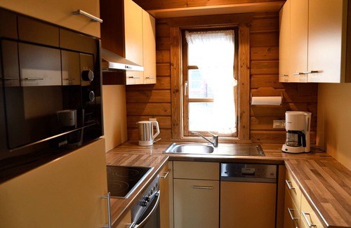 Hayingen House | Ltd-03 Holzblockhaus mit Sw-terrasse für 4 P. mit Haustier - Ferienpark Lauterdörfle