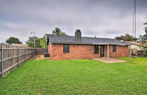 Lubbock House | Lubbock Home with Backyard - 6 Mi to Texas Tech