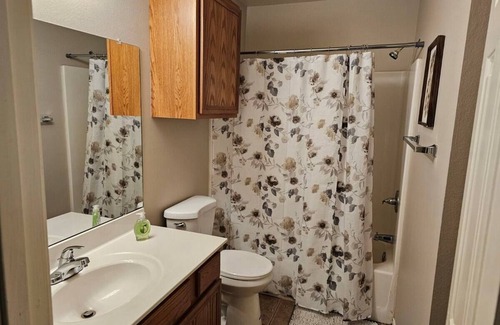 North by Northwest Apartment | Lubbock's Home Away From Home 3BR/3BA/2car