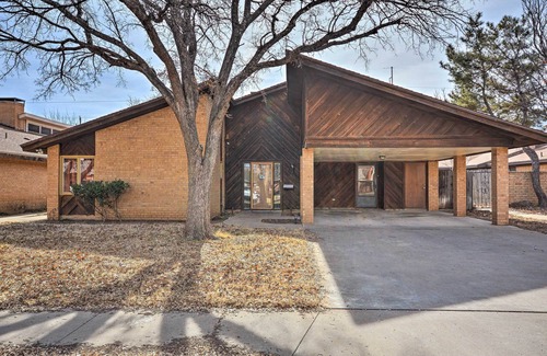 Heart of Lubbock Apartment | Lubbock Townhome w/Grill Near TTU & Downtown!