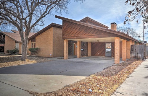 Heart of Lubbock Apartment | Lubbock Townhome w/Grill Near TTU & Downtown!