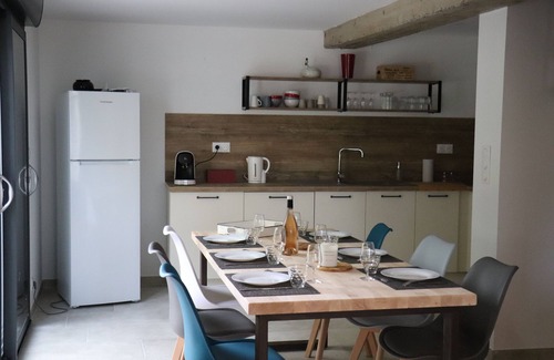 Peypin-d'Aigues House | Luberon quiet house between vineyards and olive groves