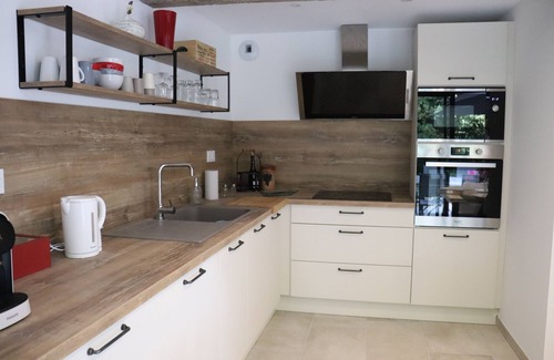 Peypin-d'Aigues House | Luberon quiet house between vineyards and olive groves
