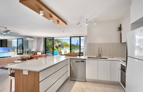 Coolum Beach Apartment | Lucaya - 2/6 Frank Street