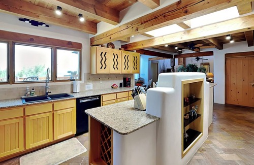 Santa Fe House | Luces de la Ciudad | Sweeping Views of Santa Fe, Hot Tub + Pet Friendly!