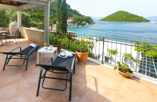 Prozurska Luka Apartment | Lucia Apartment Mljet