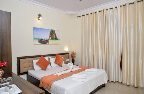 Cavelossim Hotel | Lucianas Beach Resort