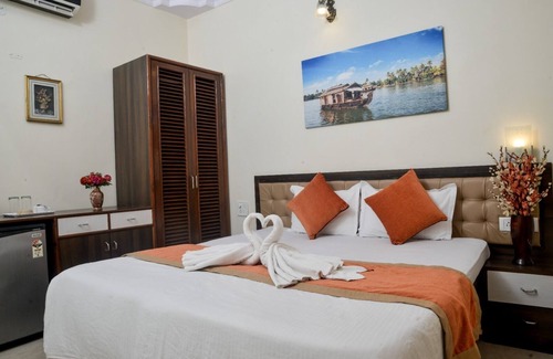 Cavelossim Hotel | Lucianas Beach Resort