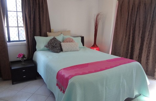 Lucinda House | LUCINDA BEACH HOLIDAY HOME: "NAUTICAL BLUE LUCINDA"