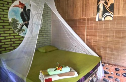 Bukit Lawang House | Lucky Bamboo'Bungalows-Resto and Orangutan Jungle Trekking Tours