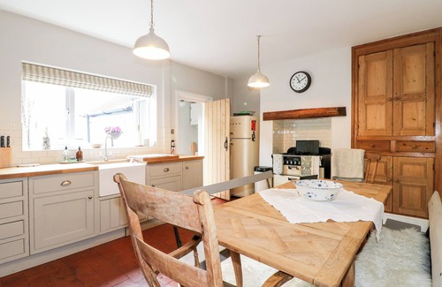 Foxt Cottage | LUCKY COTTAGE, luxury holiday cottage, with open fire in Foxt