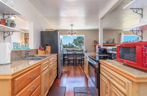 Gualala House | Lucky Ewe | Ocean View Retreat!