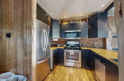 Canyon Lake Cabin | Lucky Goat House: Charming Riverside Retreat Near Lake, Activities & Dining