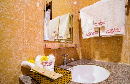 Thmei Commune Hotel | Lucky Ruby Border Casino
