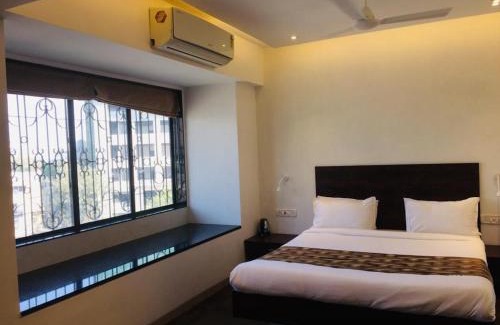 Bandra West Apartment | Lucky Service Apartments - Near BKC