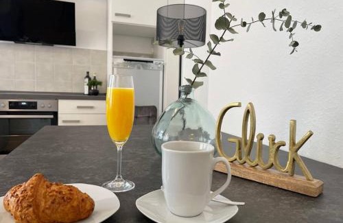 Bahnhofsviertel Apartment | LUCKY STAYS LS03 - Vollausstattung - Zentrum - Aufzug - große Küche - 2 Zimmer - Smart-TV