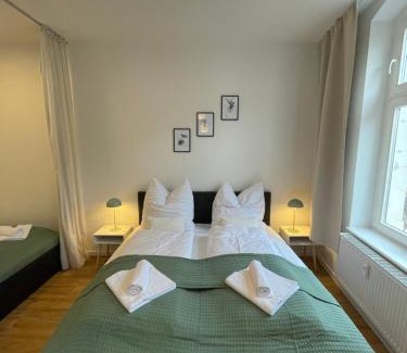 Bahnhofsviertel Apartment | LUCKY STAYS LS07 - Vollausstattung - Zentrum - Aufzug - große Küche - 2 Zimmer - Smart-TV