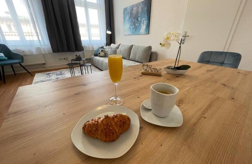 Bahnhofsviertel Apartment | LUCKY STAYS LS09 - Vollausstattung - Zentrum - große Küche - 2 Zimmer - Smart-TV