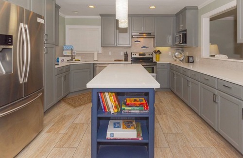 Rockport House | Lucky Strike | Private Pool, Lighted Fishing Pier!