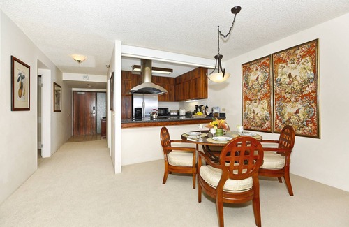 Waikiki Condo | LUCKY YOU! Breathtaking Ocean and Diamond Head Views! Steps to Beach! Parking