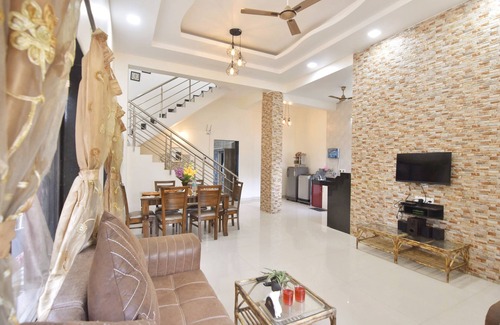 Tungarli Villa | Lugani's - MV Villan