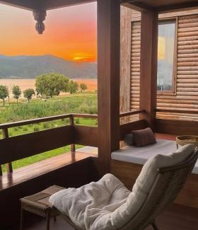Lugu Lake - Ninglang Hotel | Lugu Lake Tingmiao Lake View Hotel