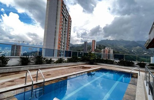 Sabaneta House | LUJOSA HABITACION AMOBLADA COMPARTIDA MEDELLIN - Sabaneta