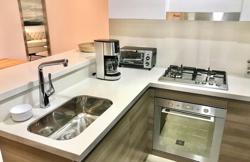 Comuna 2 Apartment | Lujoso Apartamento! Gran Ubicación y Vista al mar