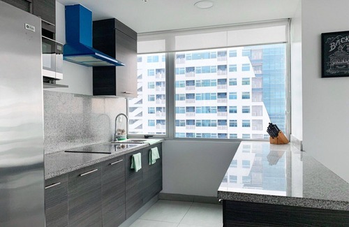 Simon Bolivar Apartment | Lujoso Depa con Vista a Todo Guayaquil!