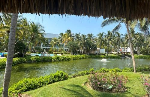 La Poza Apartment | Lujoso Departamento con vista a alberca en Acapulco Diamante