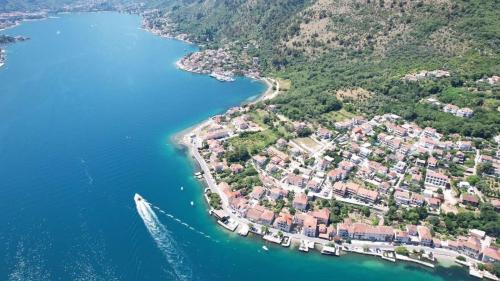 Kotor Apartment | Luka's loft studio