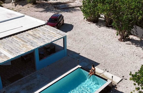 Aguirre House | LuKai Beach House- amplia casa privada con piscina, 3-bedrooms y cupo para 12.
