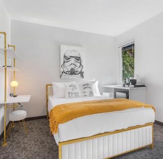 North Queen Anne House | Luke's Jedi Meditation Chamber
