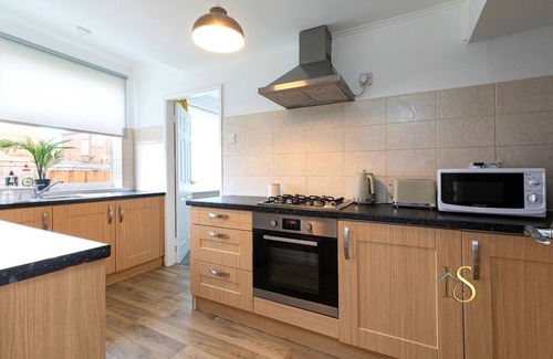 Newcastle-upon-Tyne House | Luke Stays - The Fossway