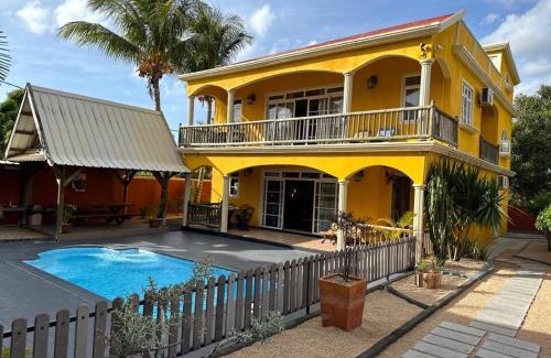 La Gaulette Apartment | Lukshvilla private villa Le morne wind n kite surfers accomodation & car rental mauritius