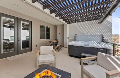 St. George House | Lula Inez Game Paradise townhouse