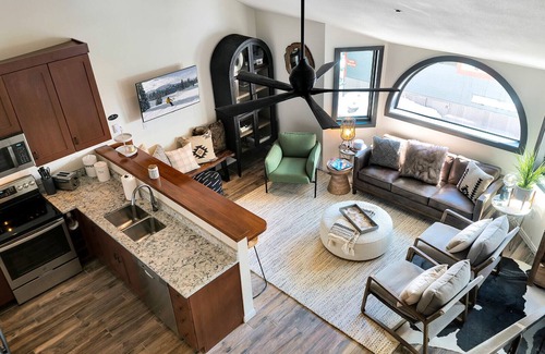 Telluride Condo | Lulu 6J Contemporary Telluride Condo - 2 Bed + Loft, 3 Bath, Sleeps 6