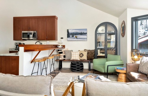 Telluride Condo | Lulu 6J Contemporary Telluride Condo - 2 Bed + Loft, 3 Bath, Sleeps 6