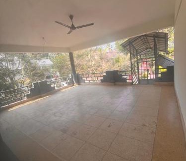 Erezha House | Lulu holiday inn