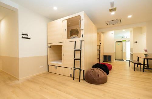 Kampung Paroi Hotel | Luma Nest Capsules