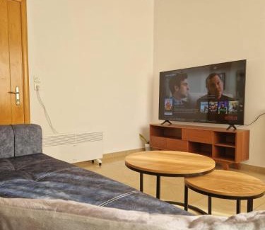 Mbrostar-Urë Apartment | Lumari Living