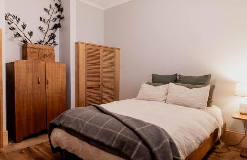 Cygnet House | LUMI cottage in Cygnet art food and nature haven